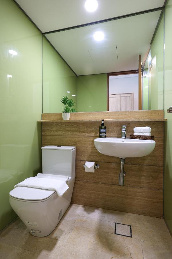 Sky Suite Klcc, Calm Sojourn Куала Лумпур Екстериор снимка